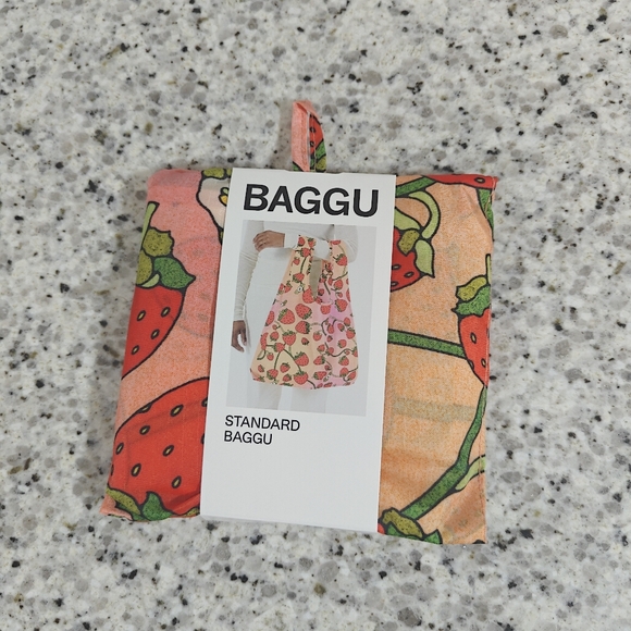 BAGGU Handbags - Standard Baggu (Strawberry Blossom)